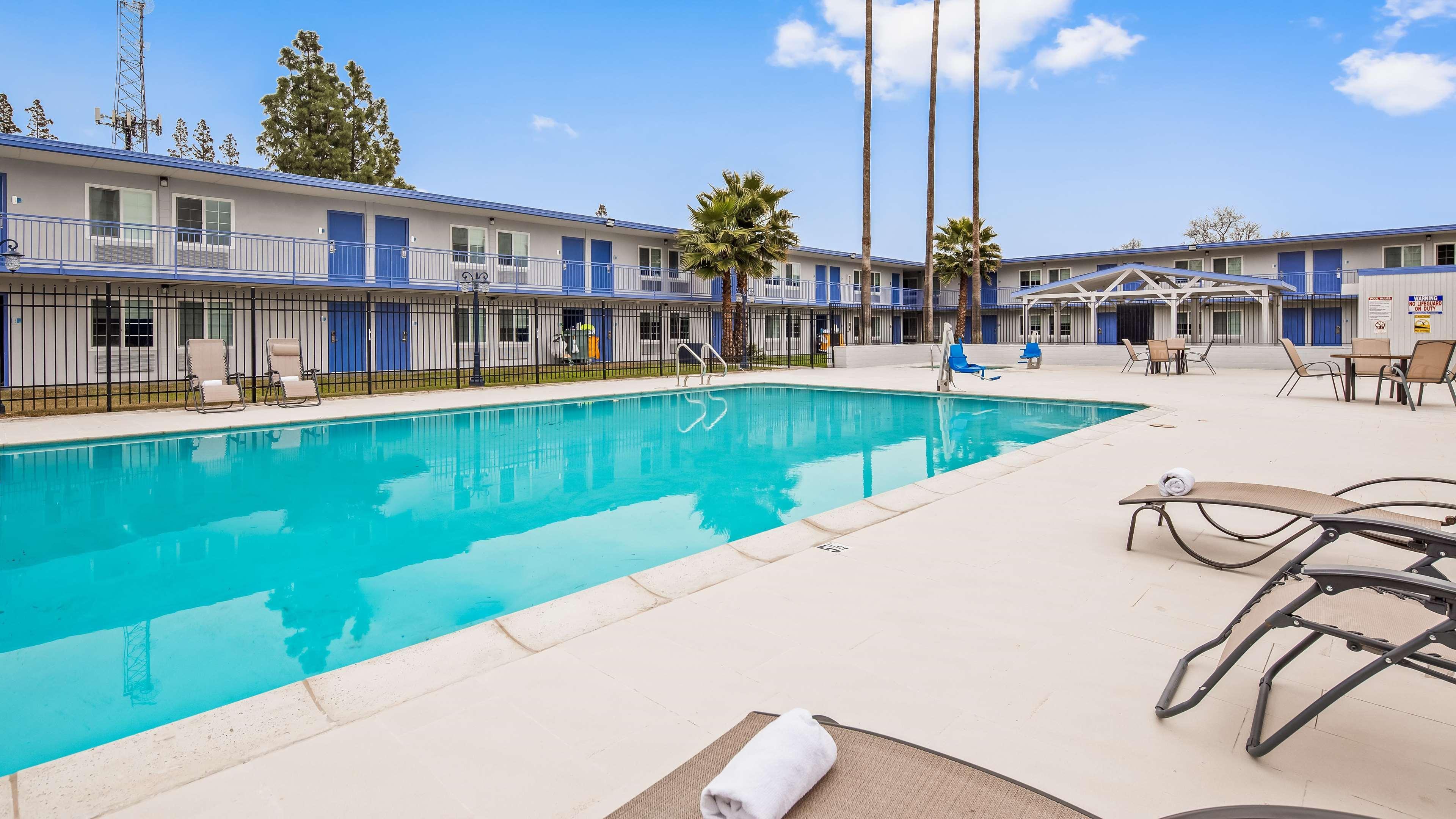 Surestay Plus Hotel By Best Western Sacramento Cal Expo Exterior photo