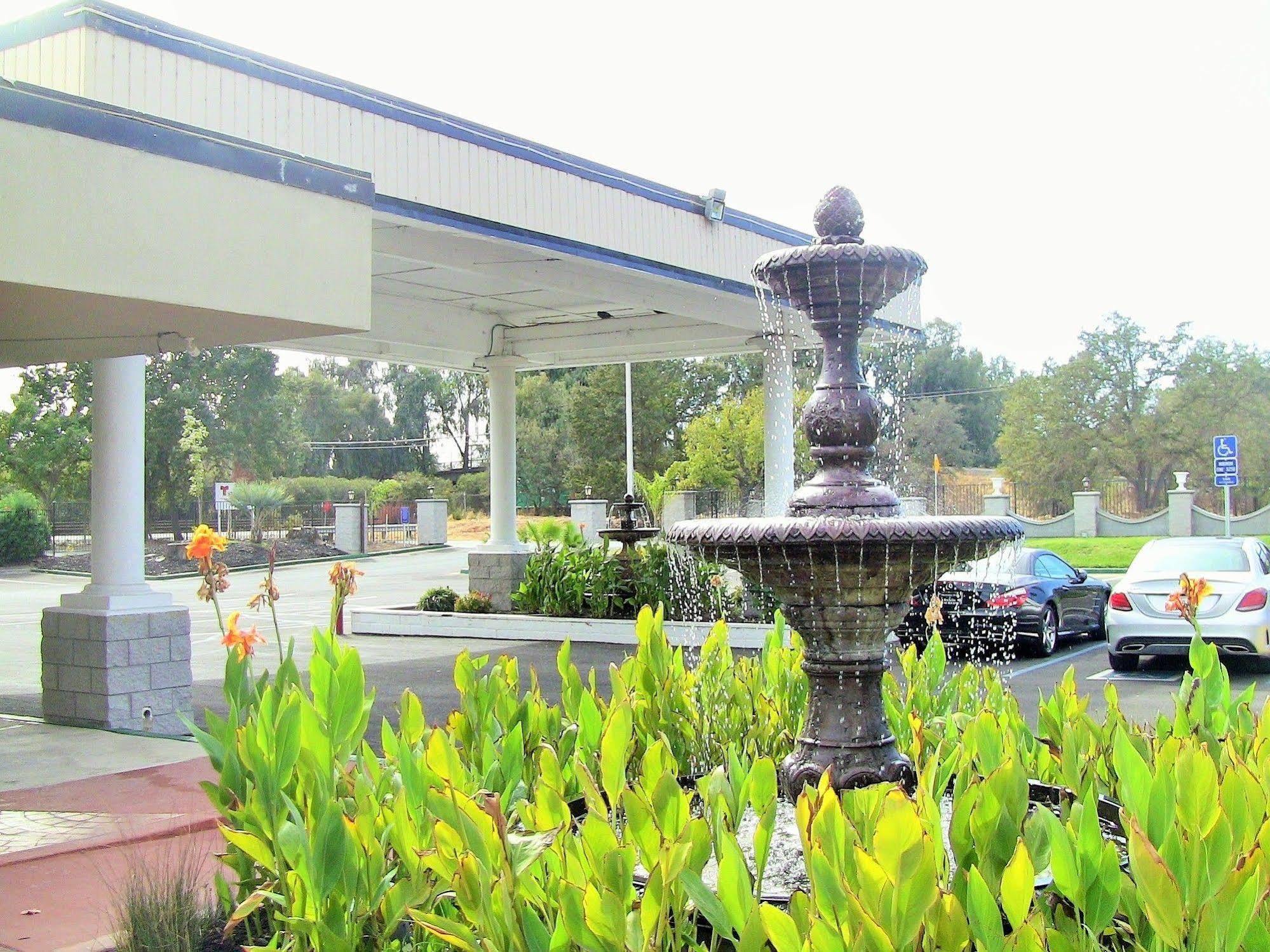 Surestay Plus Hotel By Best Western Sacramento Cal Expo Exterior photo